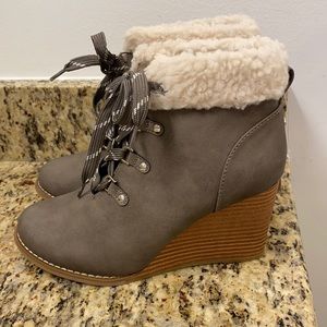 Nautica wedge shoes size 8 NWT